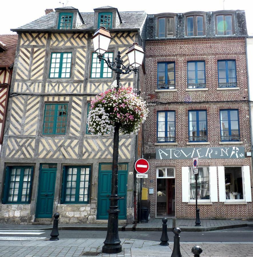 Atelier D'art Saint Leonard Guest house *